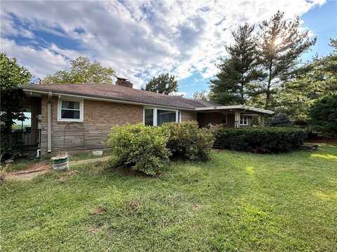 19303 Holke Road, Independence, MO 64057