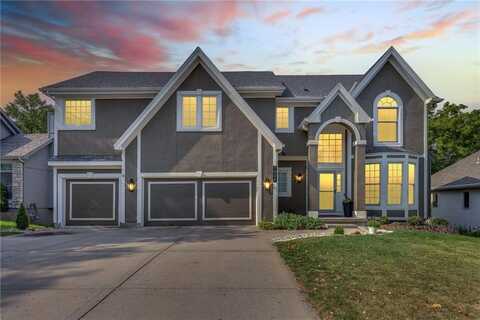 7904 NW Waukomis Drive, Kansas City, MO 64151