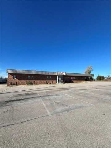 2807 N Broadway Street, Pittsburg, KS 66762
