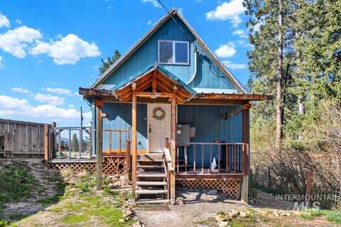 4 Lookout Ct, Garden Valley, ID 83622