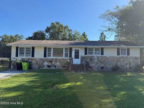712 W Pineland Drive, Swansboro, NC 28584