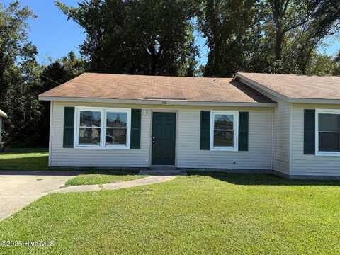 102 Stallion Drive, Jacksonville, NC 28540