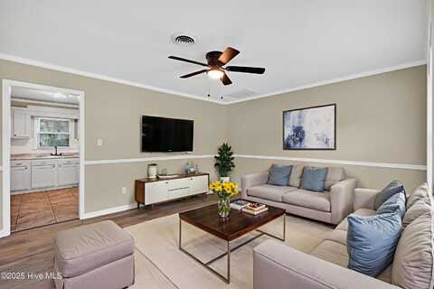 438 Kenwood Drive, Jacksonville, NC 28540