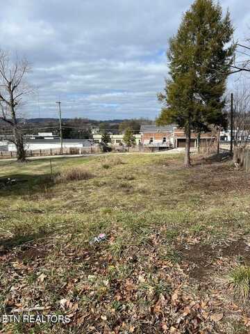 2115 Linden Ave, Knoxville, TN 37917