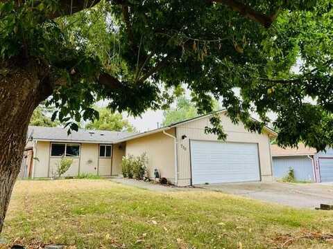 720 Buena Vista Street, Klamath Falls, OR 97601