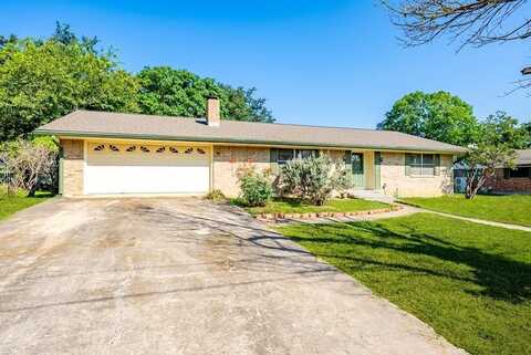 110 Forest Hill, Kerrville, TX 78028