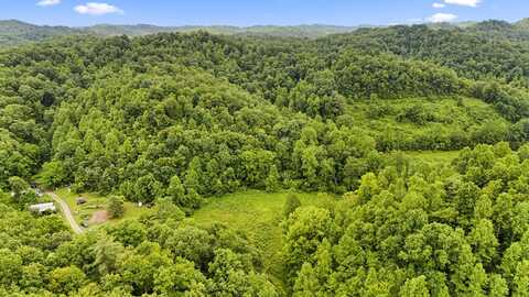 1235 Greenbrier Branch Road, Campton, KY 41301