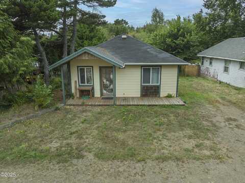 5183 NE Highland Avenue, Yachats, OR 97498