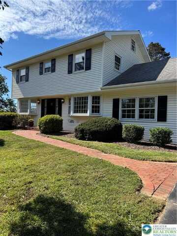5963 Club House Lane, Macungie, PA 18106