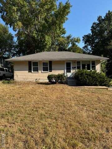 705 Robert Avenue, Saint Louis, MO 63135
