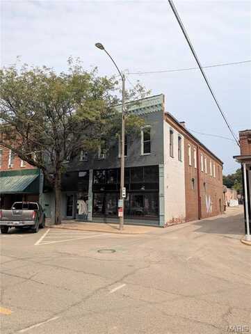 215 W College Avenue, Greenville, IL 62246
