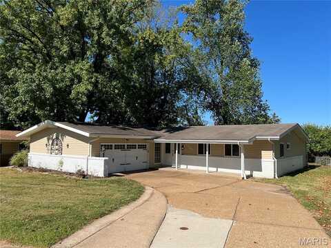 1529 Tryon Drive, Creve Coeur, MO 63146