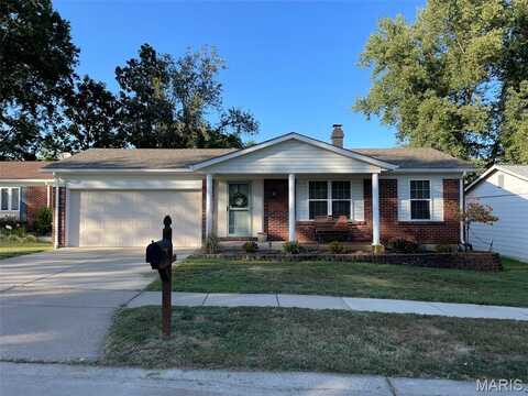 11841 Smoke Rise Court, Maryland Heights, MO 63043