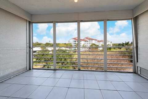 800 Cypress Grove Dr, Pompano Beach, FL 33069