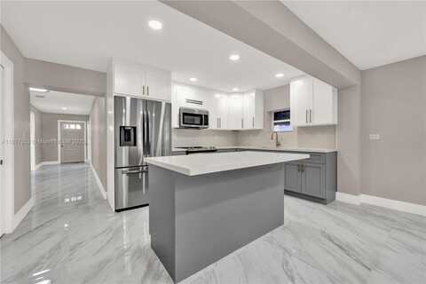 951 W 30th St, Hialeah, FL 33012
