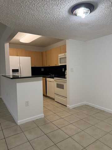 7160 NW 179th St, Hialeah, FL 33015