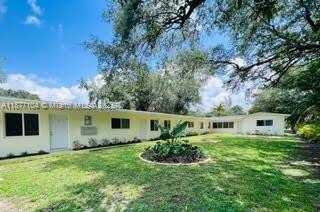 780 NE 122nd St, North Miami, FL 33161