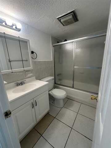 8003 W 6th Ave, Hialeah, FL 33014