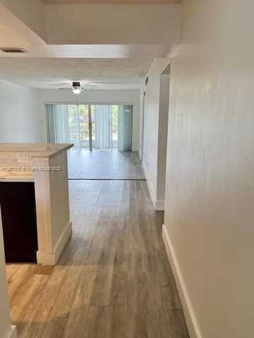 1540 NE 191st St, Miami, FL 33179