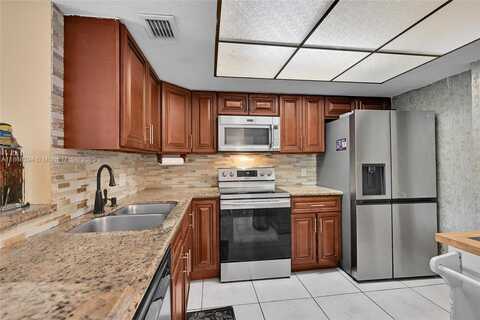 5570 NW 44th St, Lauderhill, FL 33319