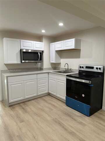 3460 NW 6th St, Miami, FL 33125