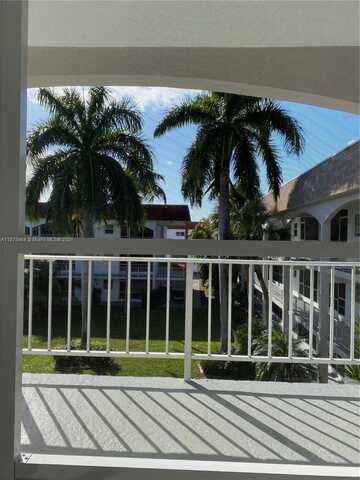 581 Blue Heron Dr, Hallandale Beach, FL 33009