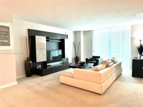 9055 SW 73rd Ct, Miami, FL 33156