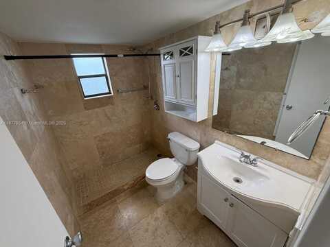 1325 W 68th St, Hialeah, FL 33014