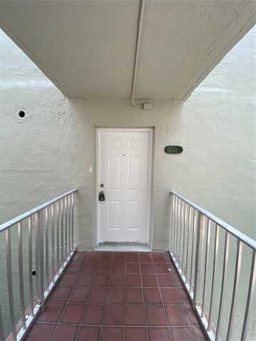 10090 NW 80th Ct, Hialeah Gardens, FL 33016