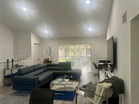 707 Gardens Dr, Pompano Beach, FL 33069