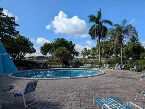 5935 Del Lago Cir, Sunrise, FL 33313