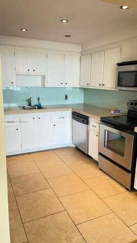 2025 NE 164th St, North Miami Beach, FL 33162