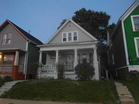 926 S 35TH St, Milwaukee, WI 53215