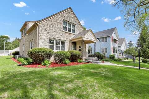 1066 Poplar St, West Bend, WI 53095
