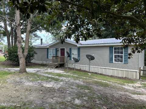 6601 Woodlake Lane, Ocean Springs, MS 39564