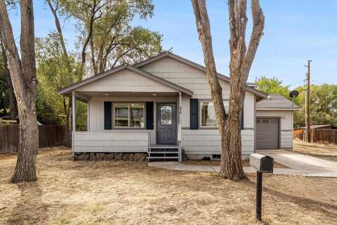528 SE Cascade Avenue, Redmond, OR 97756