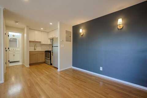 4 Tara Dr, Weymouth, MA 02188