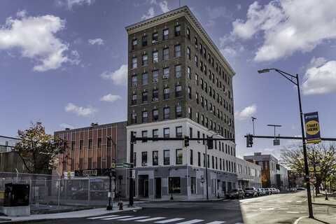 46 Amesbury St, Lawrence, MA 01840