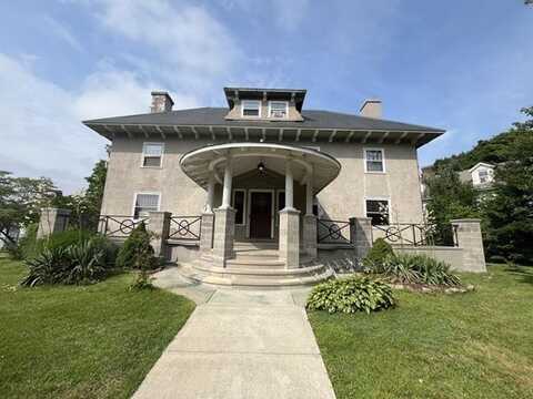 700 Franklin St, Melrose, MA 02176