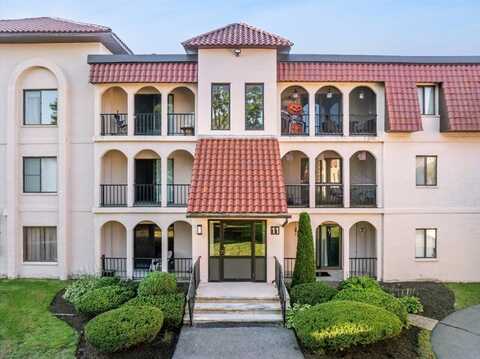 685 Oak St (Madrid Square), Brockton, MA 02301