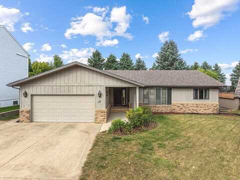 1412 11th st sw, Minot, ND 58701