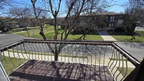 1008 N Oaks Boulevard, North Brunswick, NJ 08902