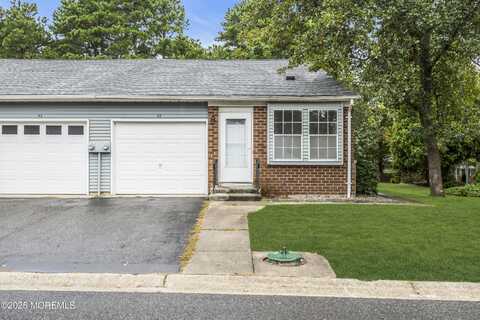 4b Pembroke Lane, Manchester, NJ 08759