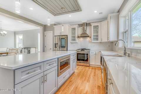 472 Muller Avenue, Bayville, NJ 08721