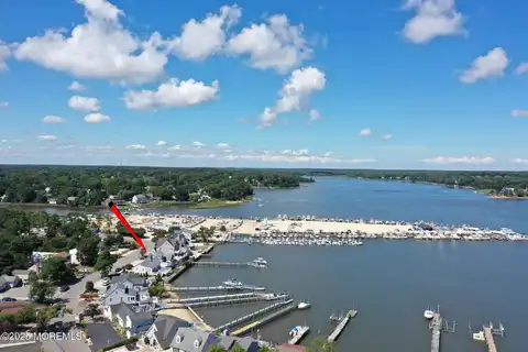 203 Riverside Drive N, Brick, NJ 08724
