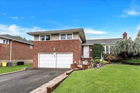 113 Northern Parkway W, Plainview, NY 11803