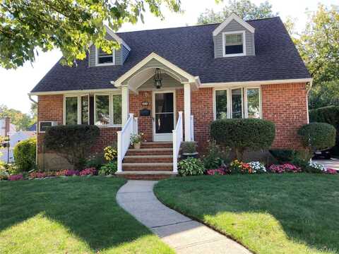 34 Linden, New Hyde Park, NY 11040
