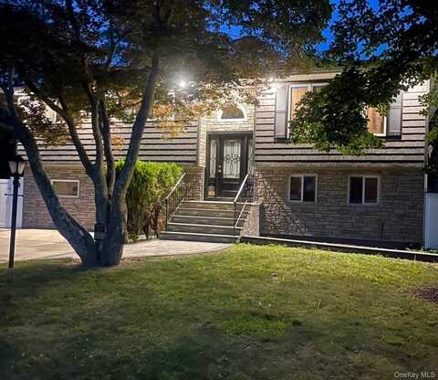 22 Brian Drive, East Islip, NY 11730