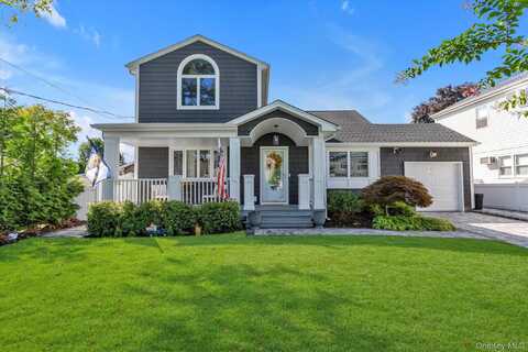 6 Fairview Road W, Massapequa, NY 11758