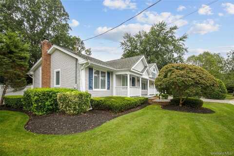 5 Searington Drive, Syosset, NY 11791